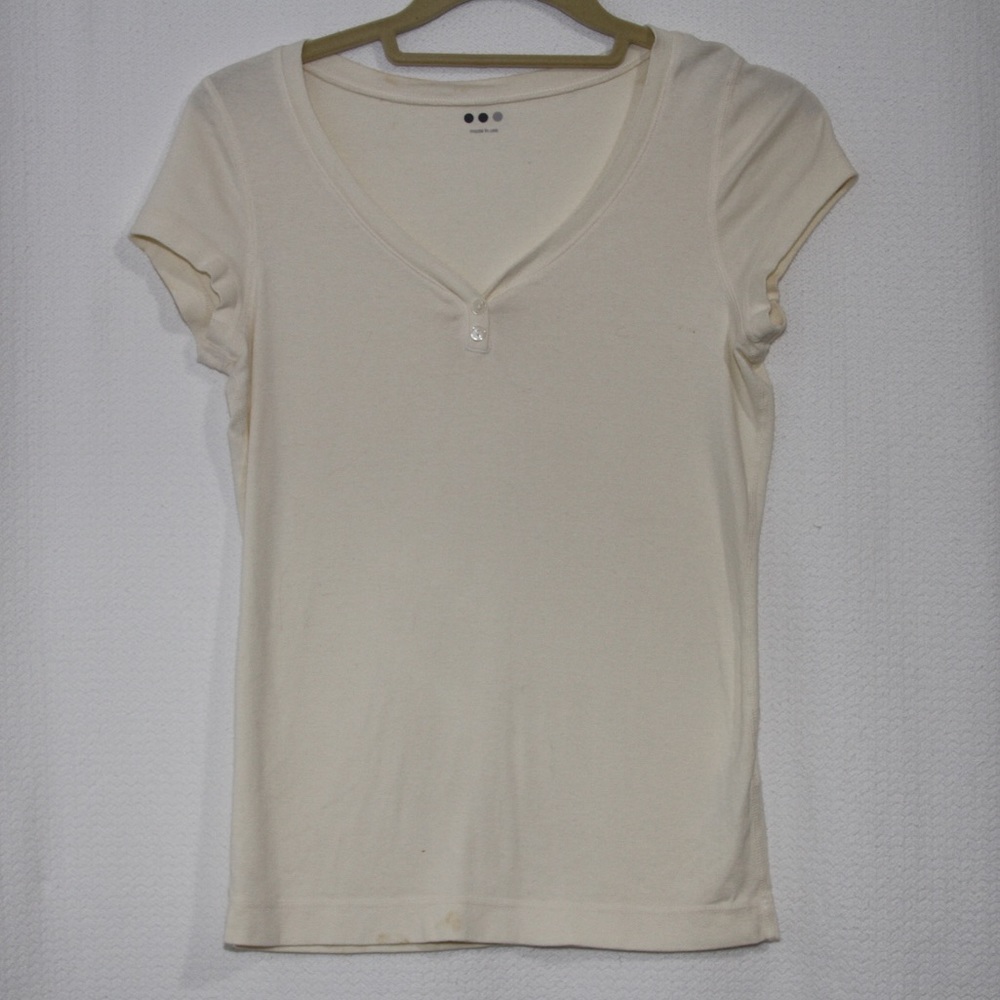 THREE DOT IVORY COLOR V-NECK CAP SLEEVES TEE